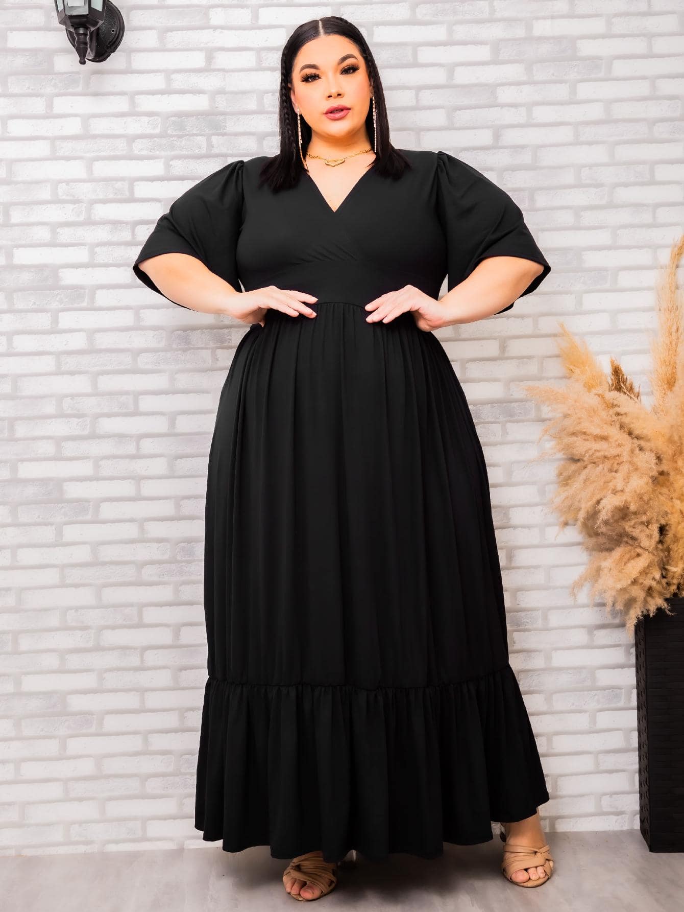 Vestido Plus Size Longo Saia com Babado 3 Manga Curta