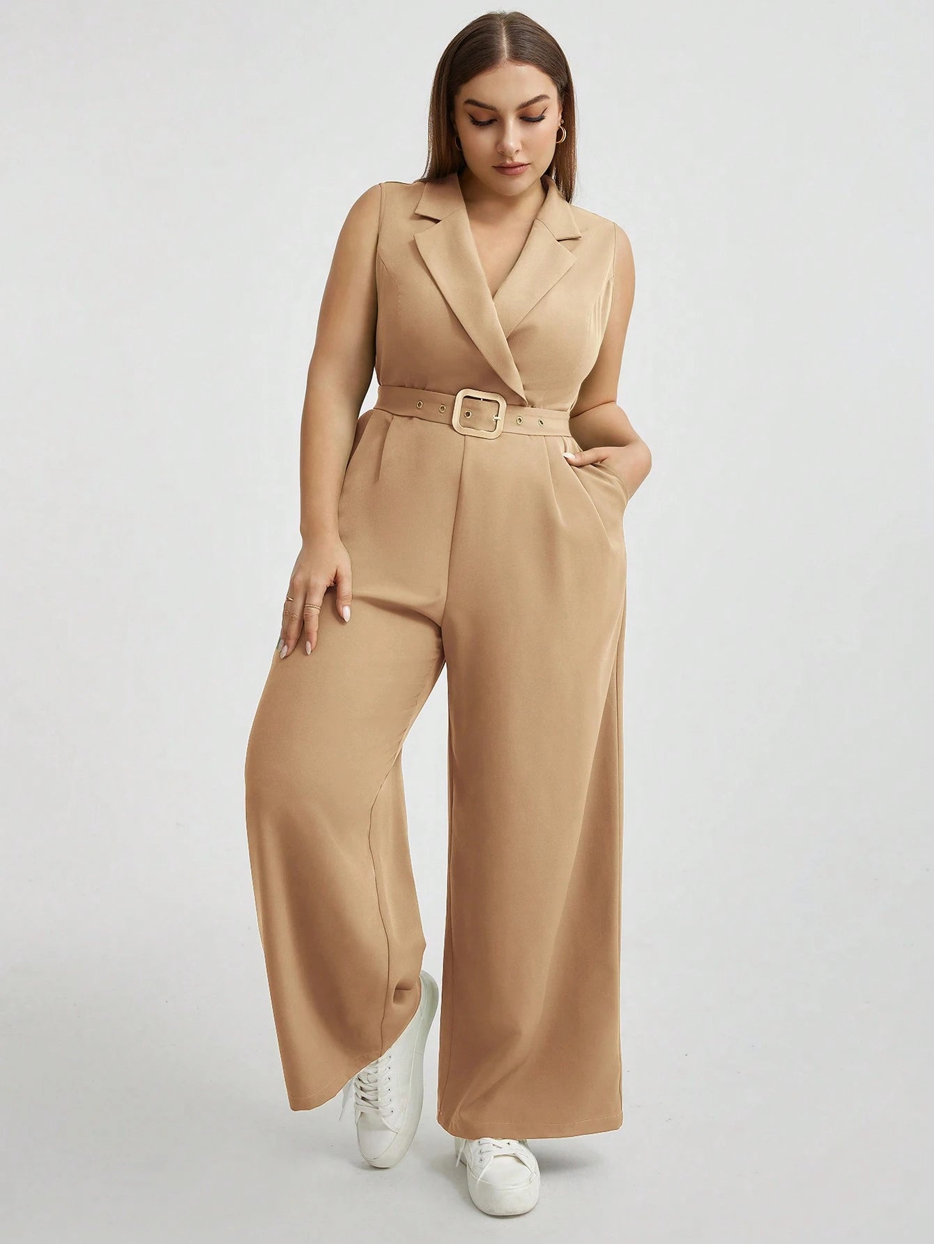 Macacão Plus Size Alfaiataria Sem Manga