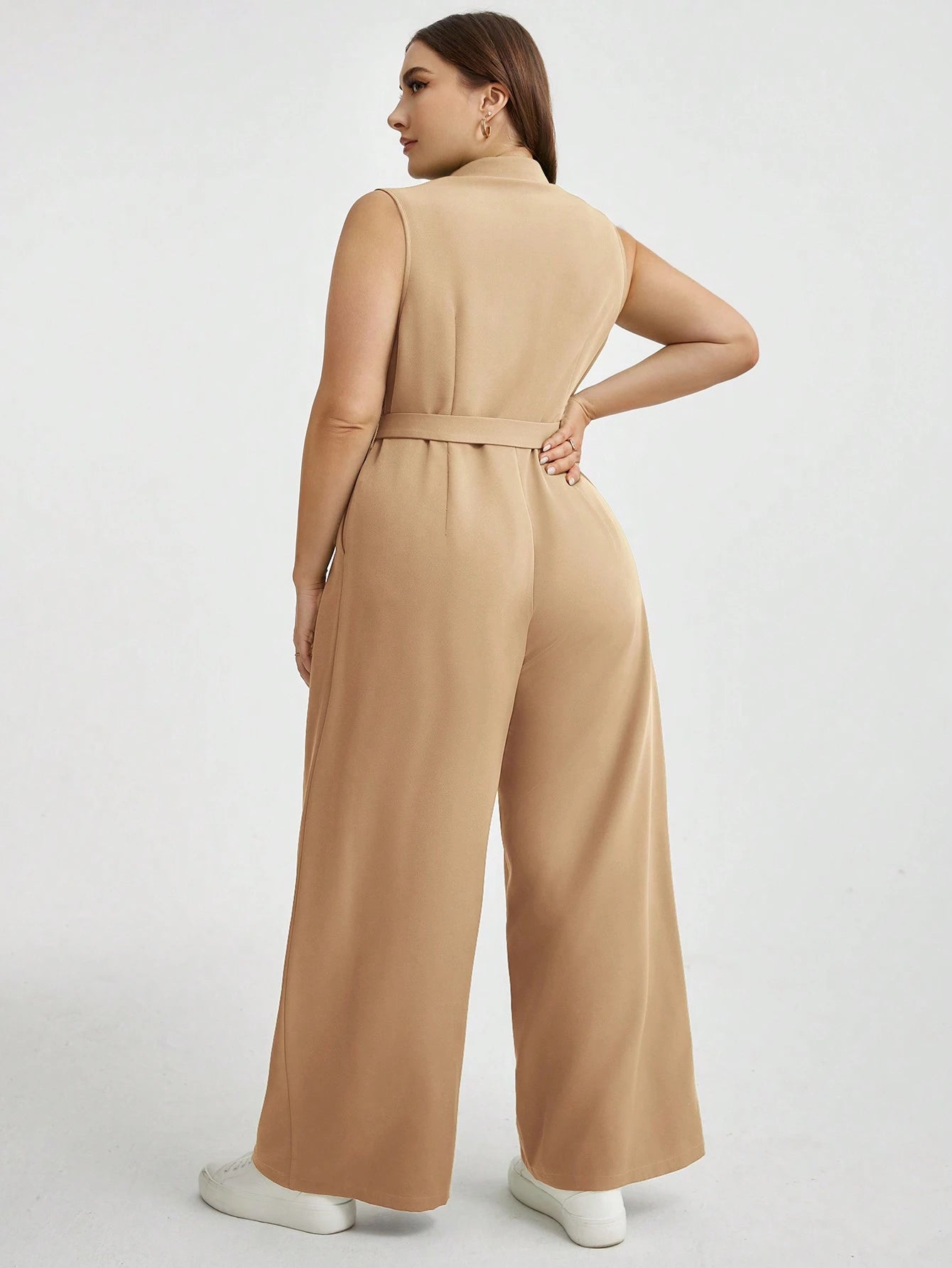 Macacão Plus Size Alfaiataria Sem Manga