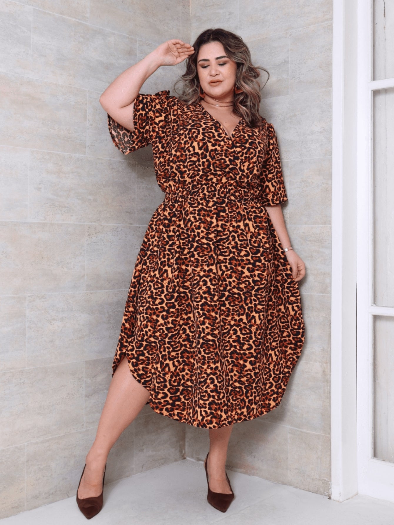 Vestido Midi Plus Size Transpassado Duna - Entrega Rápida