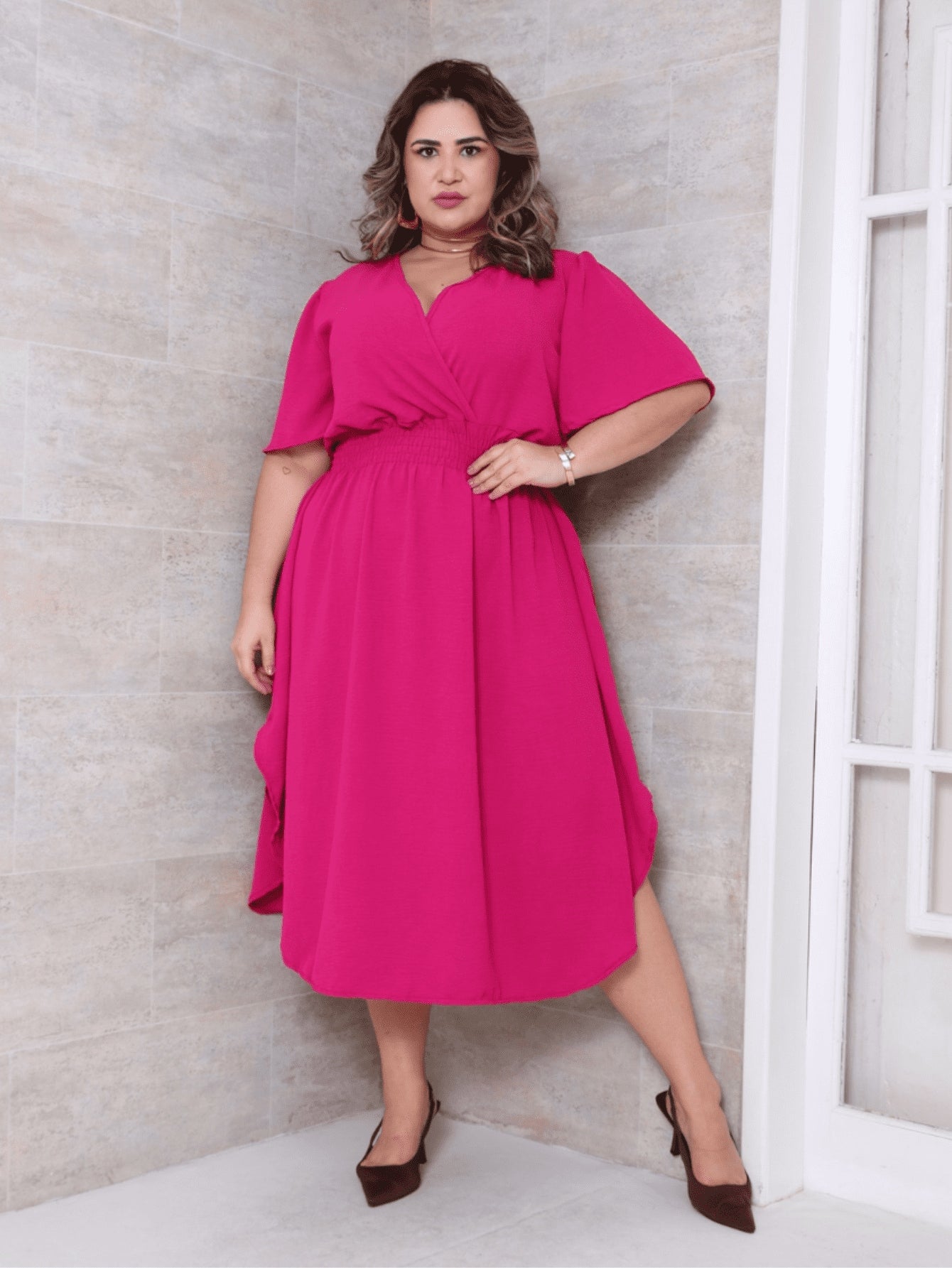 Vestido Midi Plus Size Transpassado Duna - Entrega Rápida