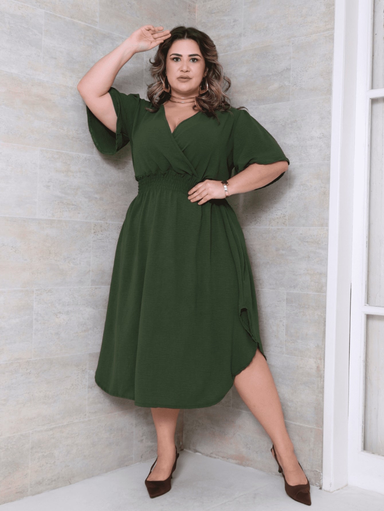 Vestido Midi Plus Size Transpassado Duna - Entrega Rápida