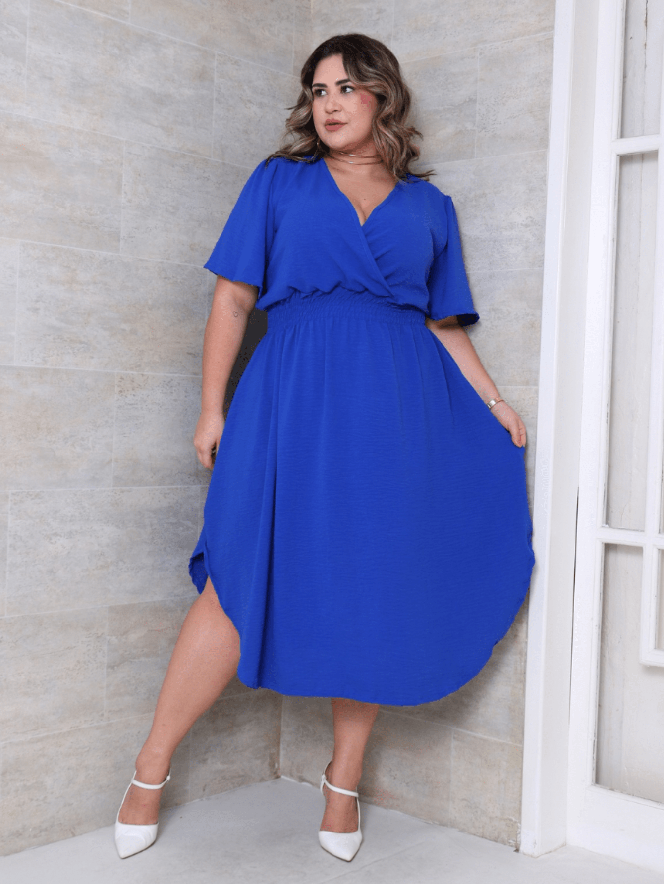 Vestido Midi Plus Size Transpassado Duna - Entrega Rápida