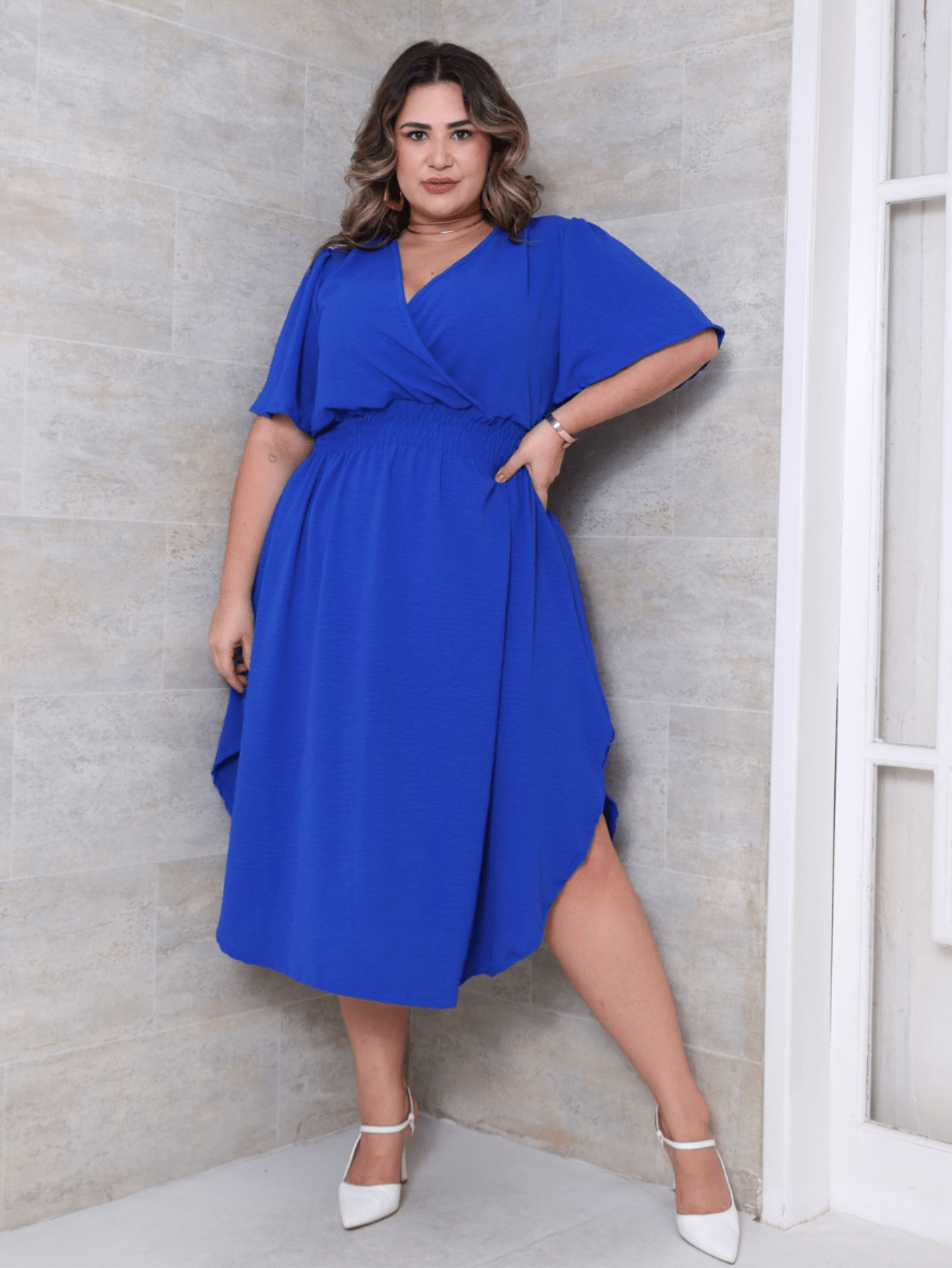 Vestido Midi Plus Size Transpassado Duna - Entrega Rápida