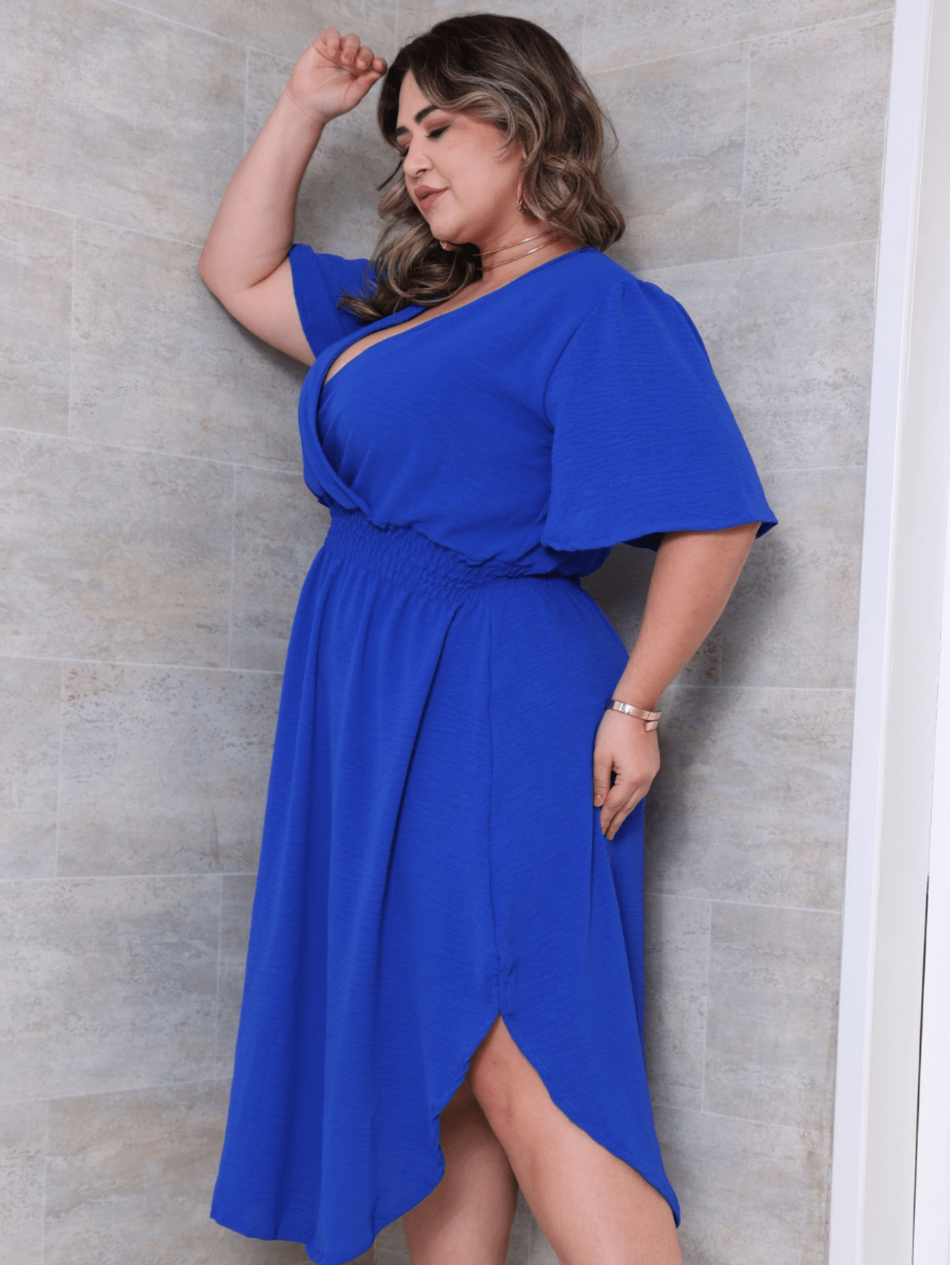 Vestido Midi Plus Size Transpassado Duna - Entrega Rápida