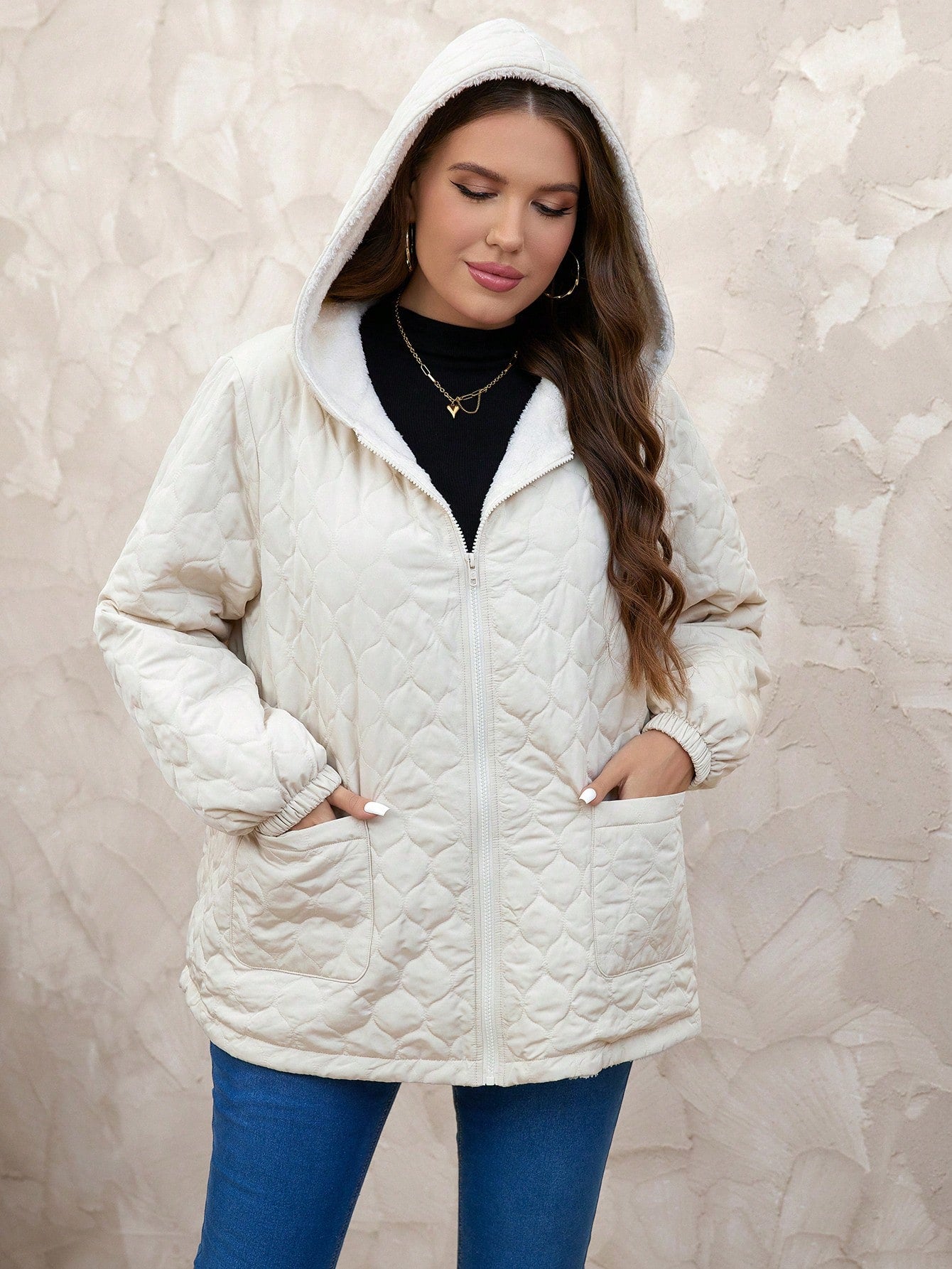 Jaqueta Feminina Plus Size Forrada com Capuz