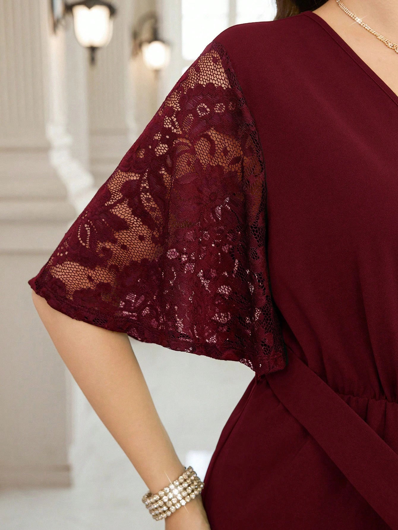 Macacão Plus Size Elegante de Renda para Festa