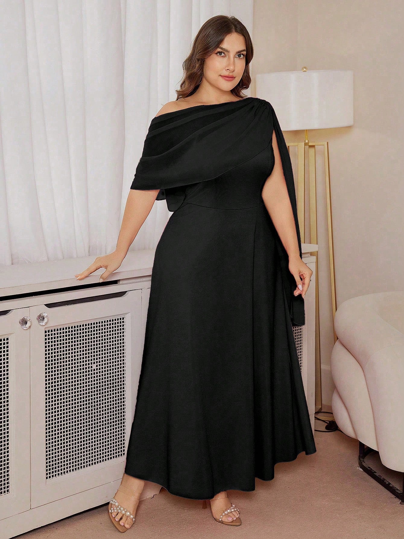 Vestido para Casamento Plus Size Longo Assimétrico