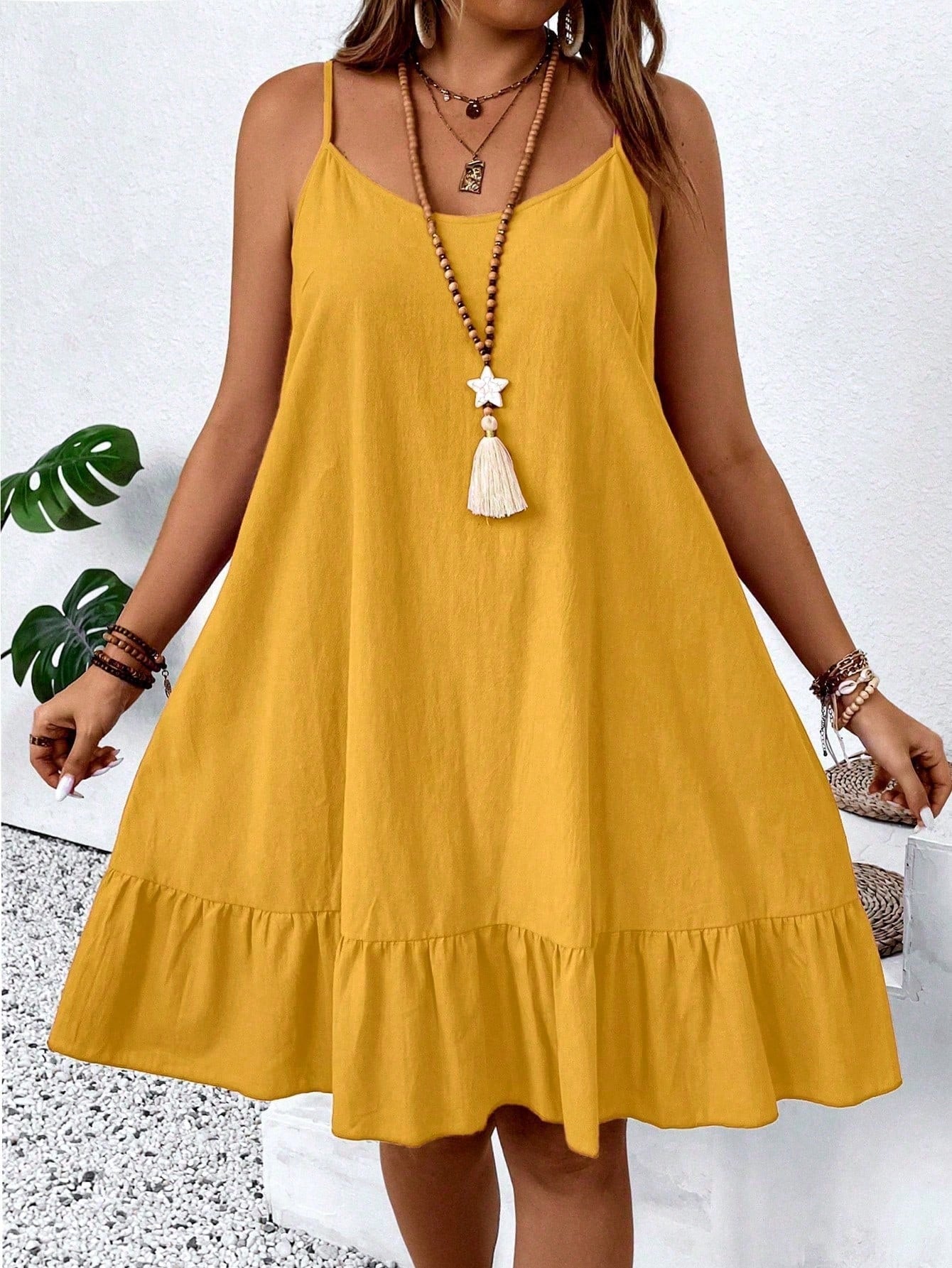 Vestido Curto Plus Size Regata Alça Fina Bainha Rodada