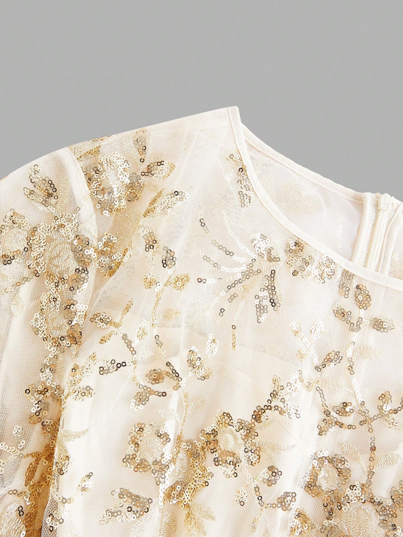 Macacão Plus Size Elegante com Cinto e Manga Bordada