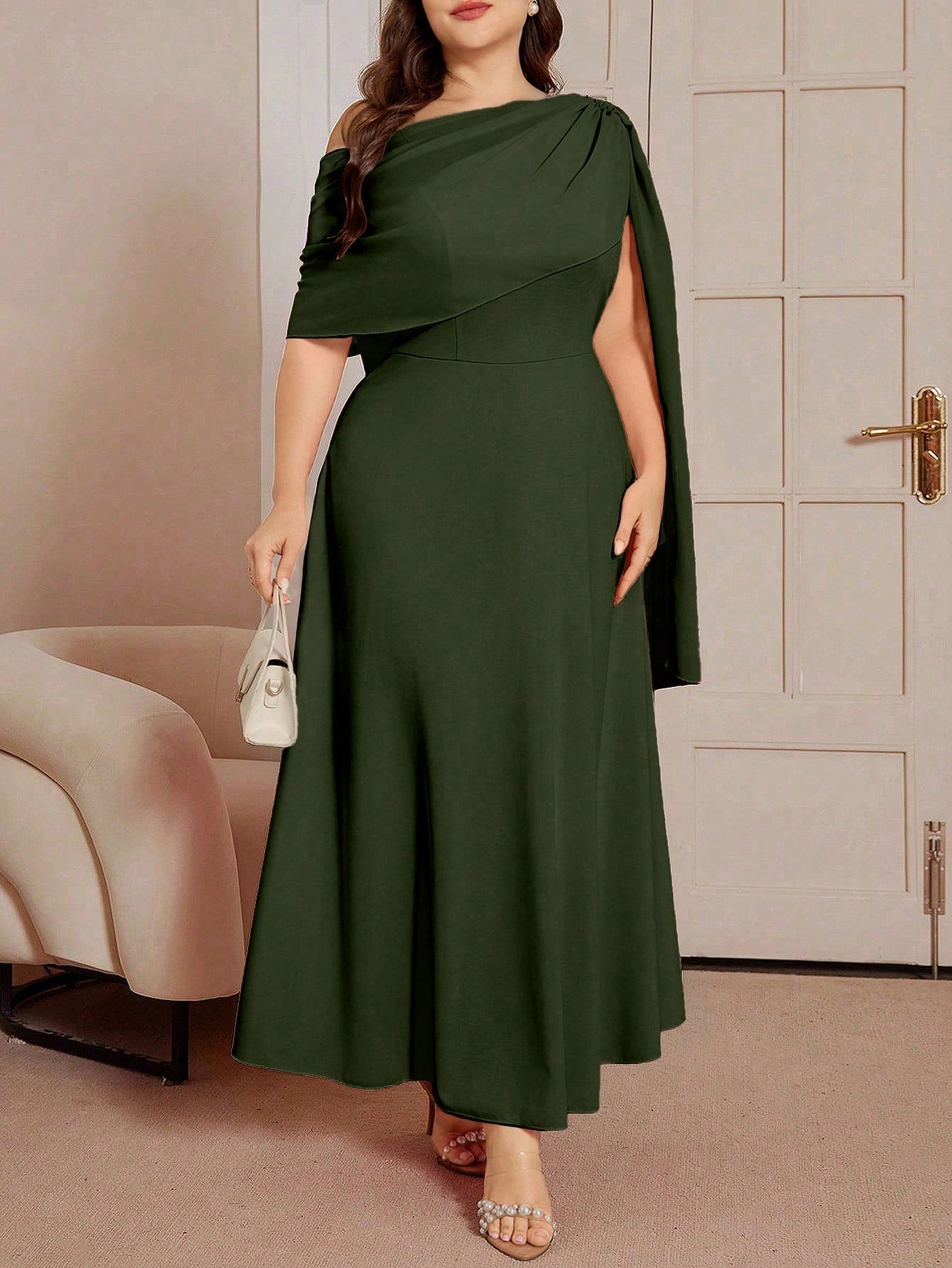 Vestido para Casamento Plus Size Longo Assimétrico