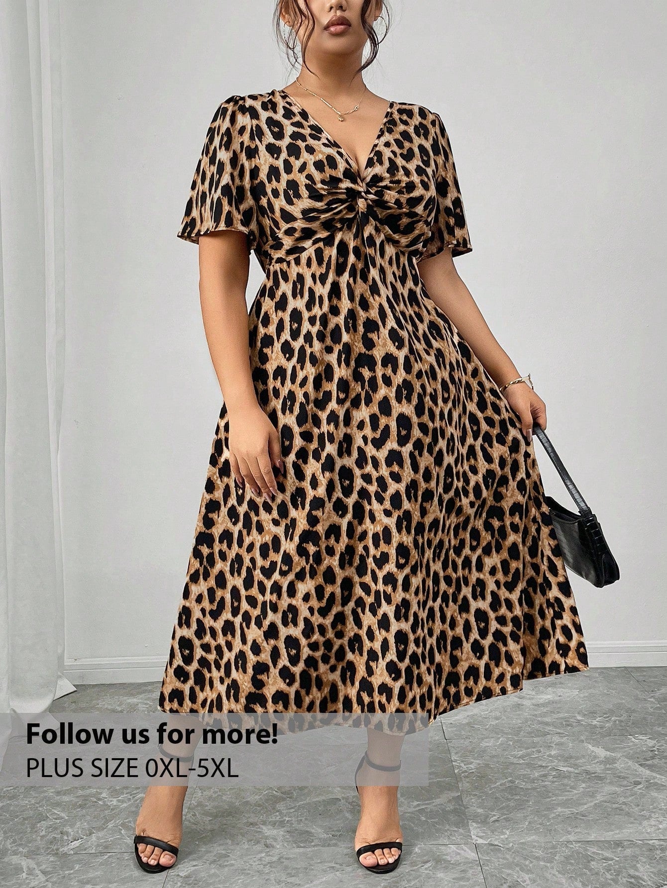 Vestido Midi Plus Size Casual Manga Curta Decote V Estampado