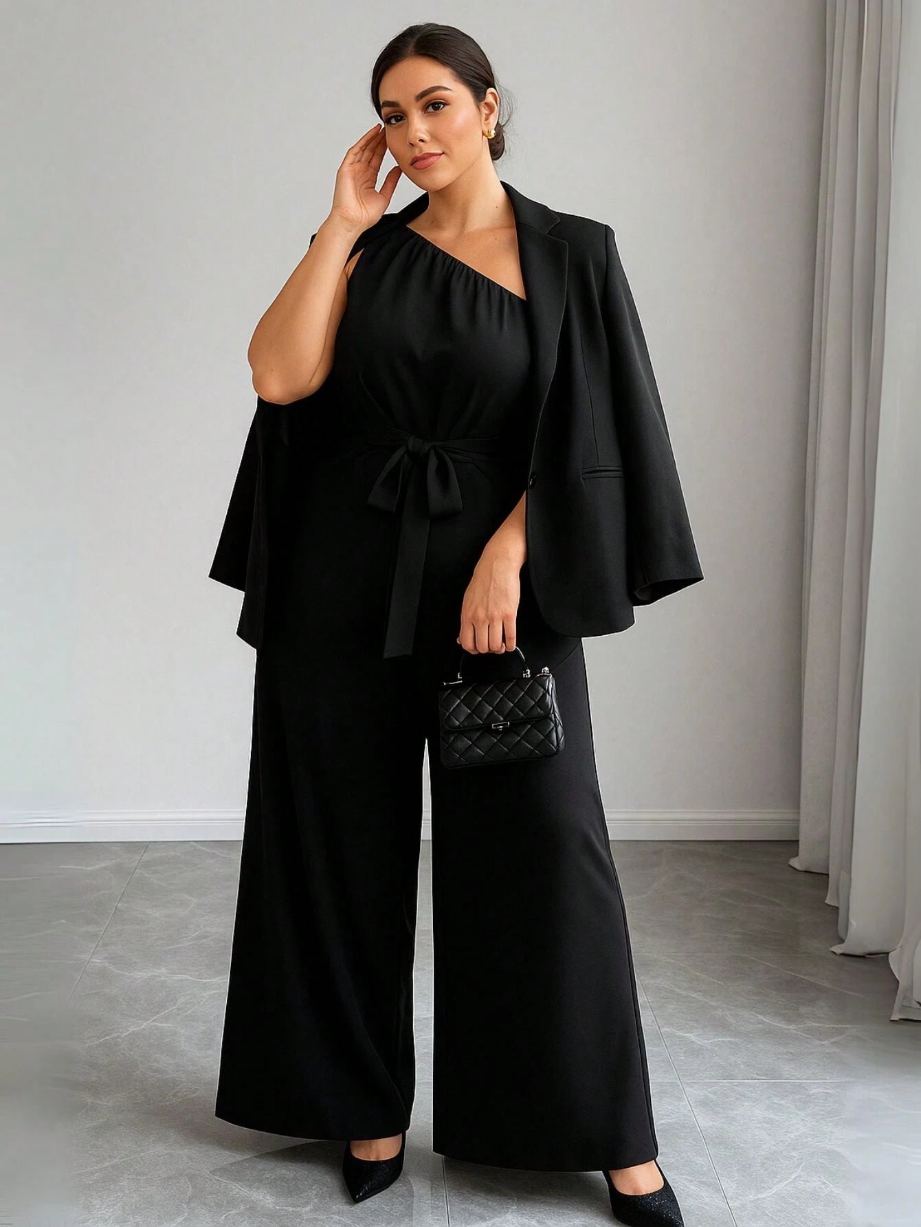 Macacão Um Ombro Só Plus Size Feminino com Cinto
