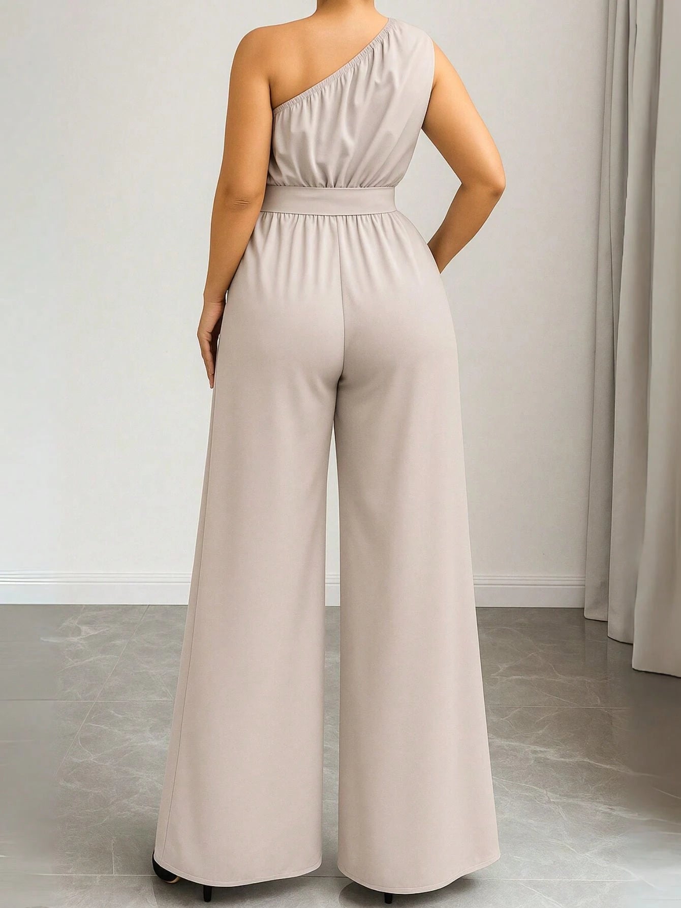 Macacão Um Ombro Só Plus Size Feminino com Cinto
