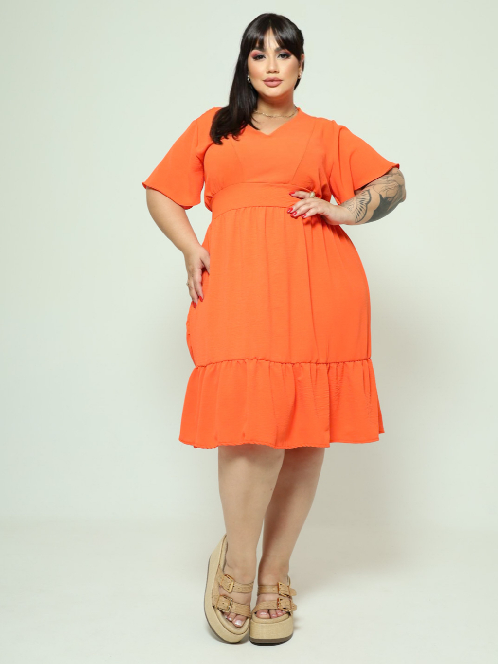 Vestido Curto Plus Size Manga Curta
