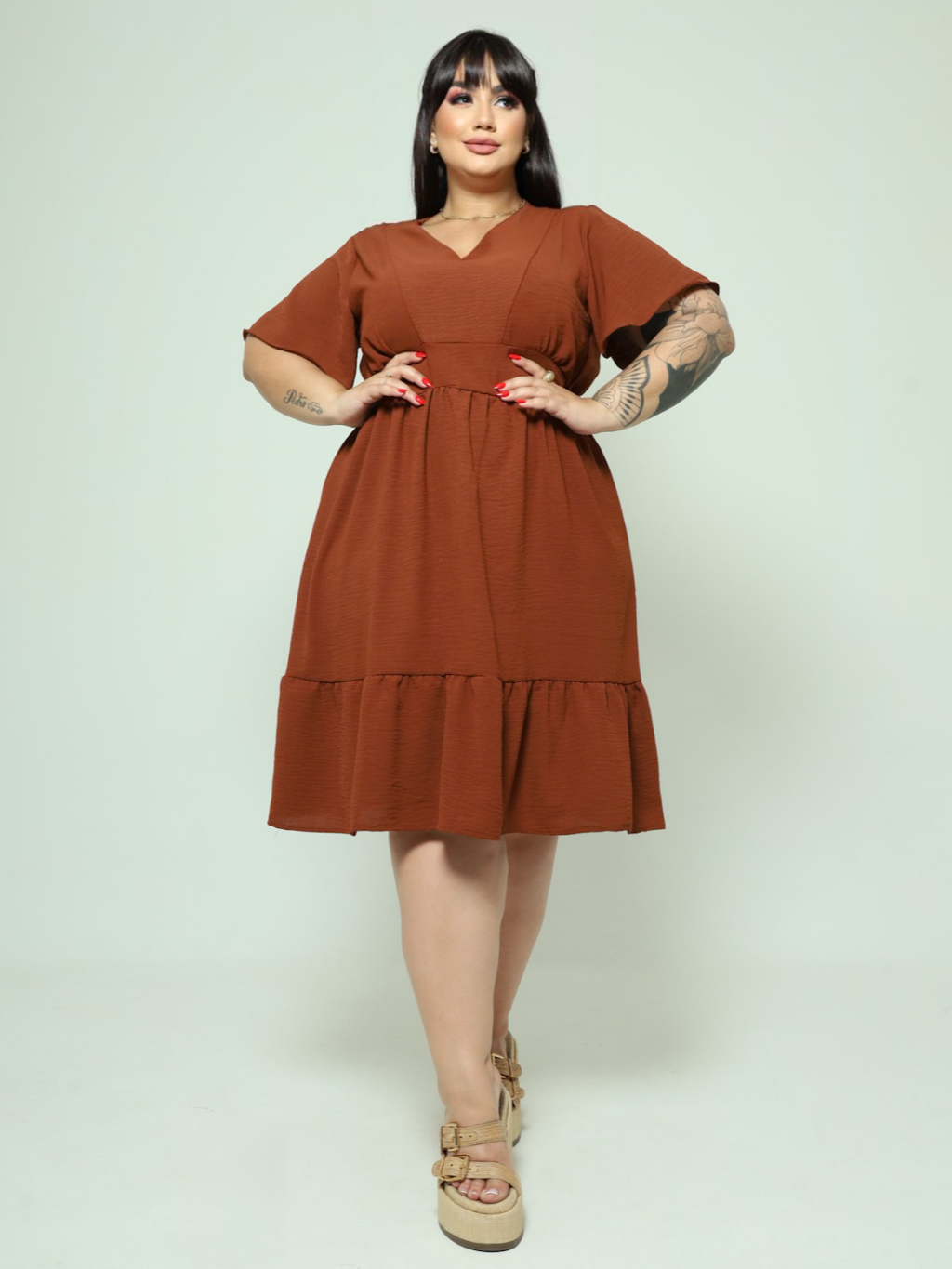 Vestido Curto Plus Size Manga Curta
