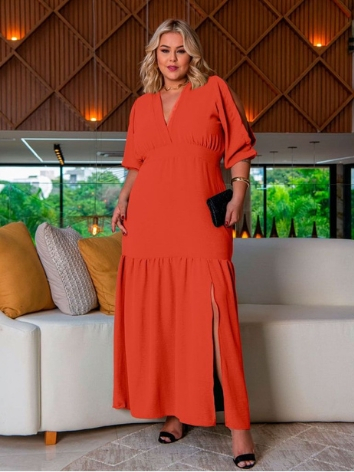 Vestido Plus size Longo Curve Tecido Duna Com Fenda e Abertura Nas Mangas Elegante Festa
