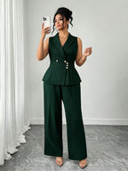 Conjunto Plus Size de Alfataria Colete e Calça Risca de Giz com Botões