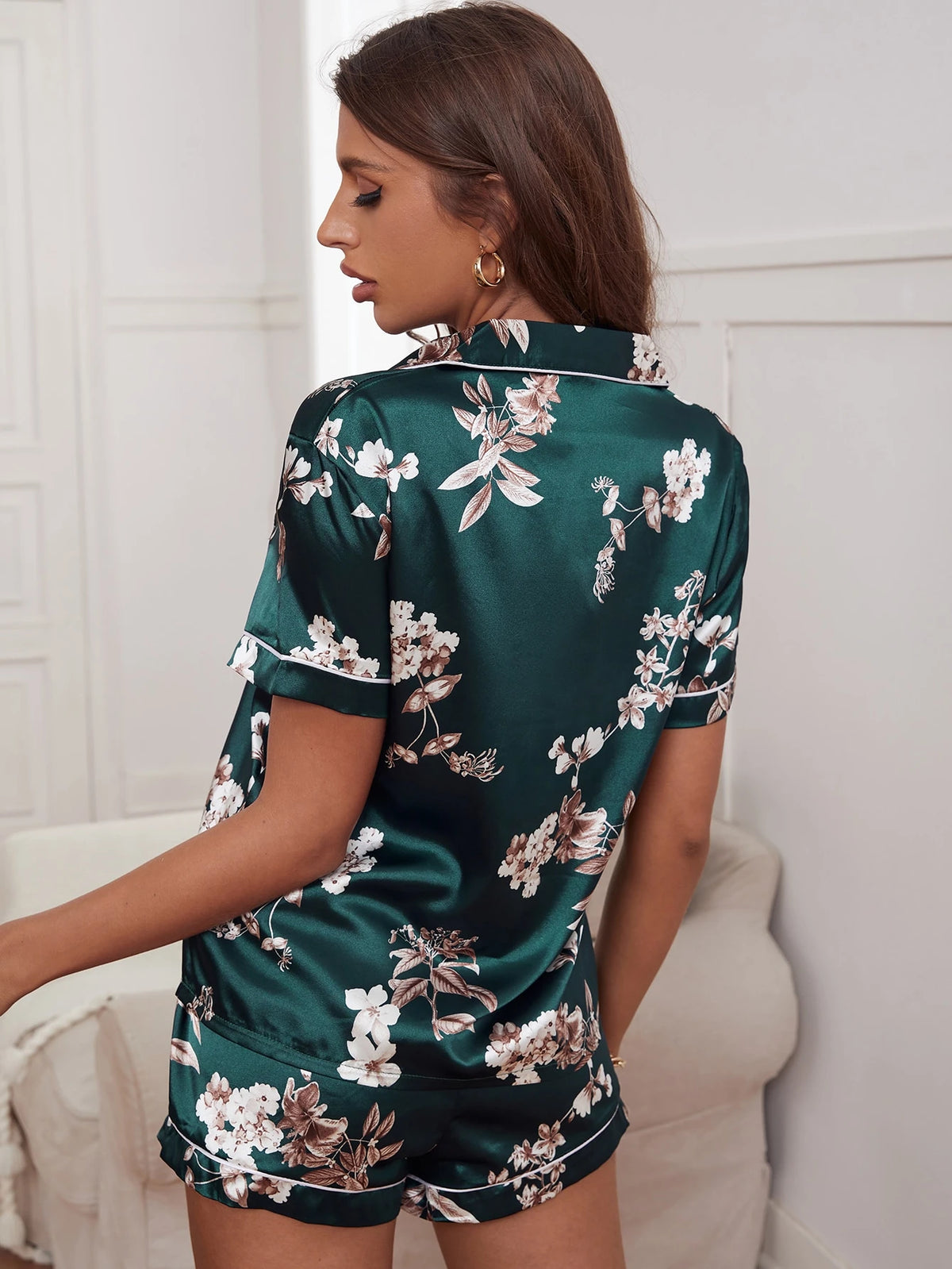 Pijama de Cetim Feminino Estilo Americano Floral Short e Blusa