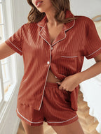 Pijama Feminino Americano de Cetim Listrado Elegante