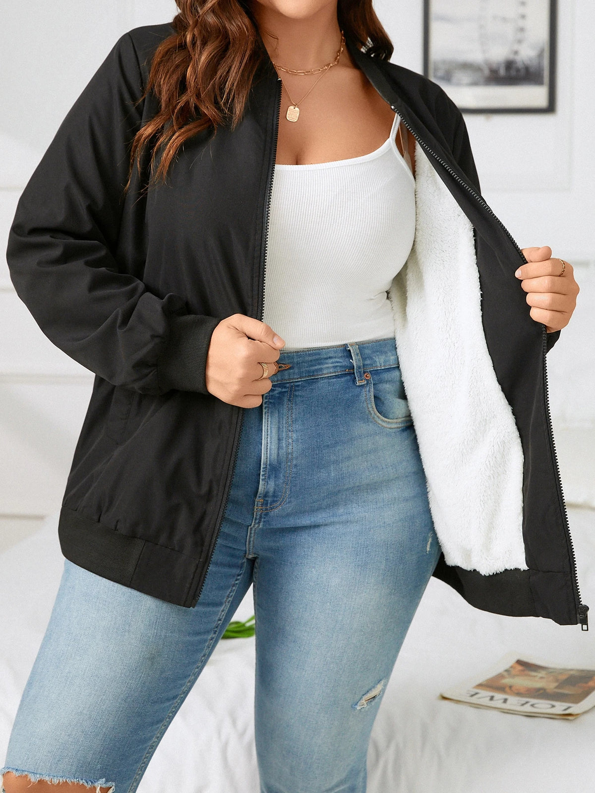 Jaqueta Forrada com Pelúcia Plus Size Feminina