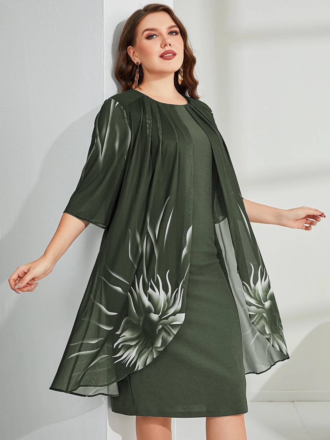 Vestido Midi Para Festa Senhora Plus Size com Detalhe Plissado