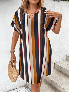 Vestido Curto Plus Size Manga Curta Listrado