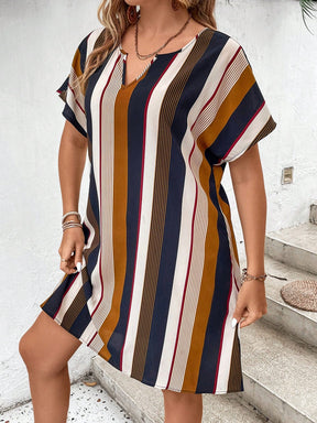 Vestido Curto Plus Size Manga Curta Listrado