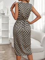 Vestido Midi Estampado com Decote Drapeado e Barra Assimétrica