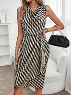 Vestido Midi Estampado com Decote Drapeado e Barra Assimétrica