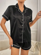 Pijama Feminino Americano de Cetim Listrado Elegante