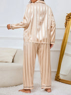 Pijama Plus Size Elegante Listrado Manga Comprida e Calça