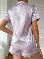 Pijama Feminino Americano de Cetim Listrado Elegante