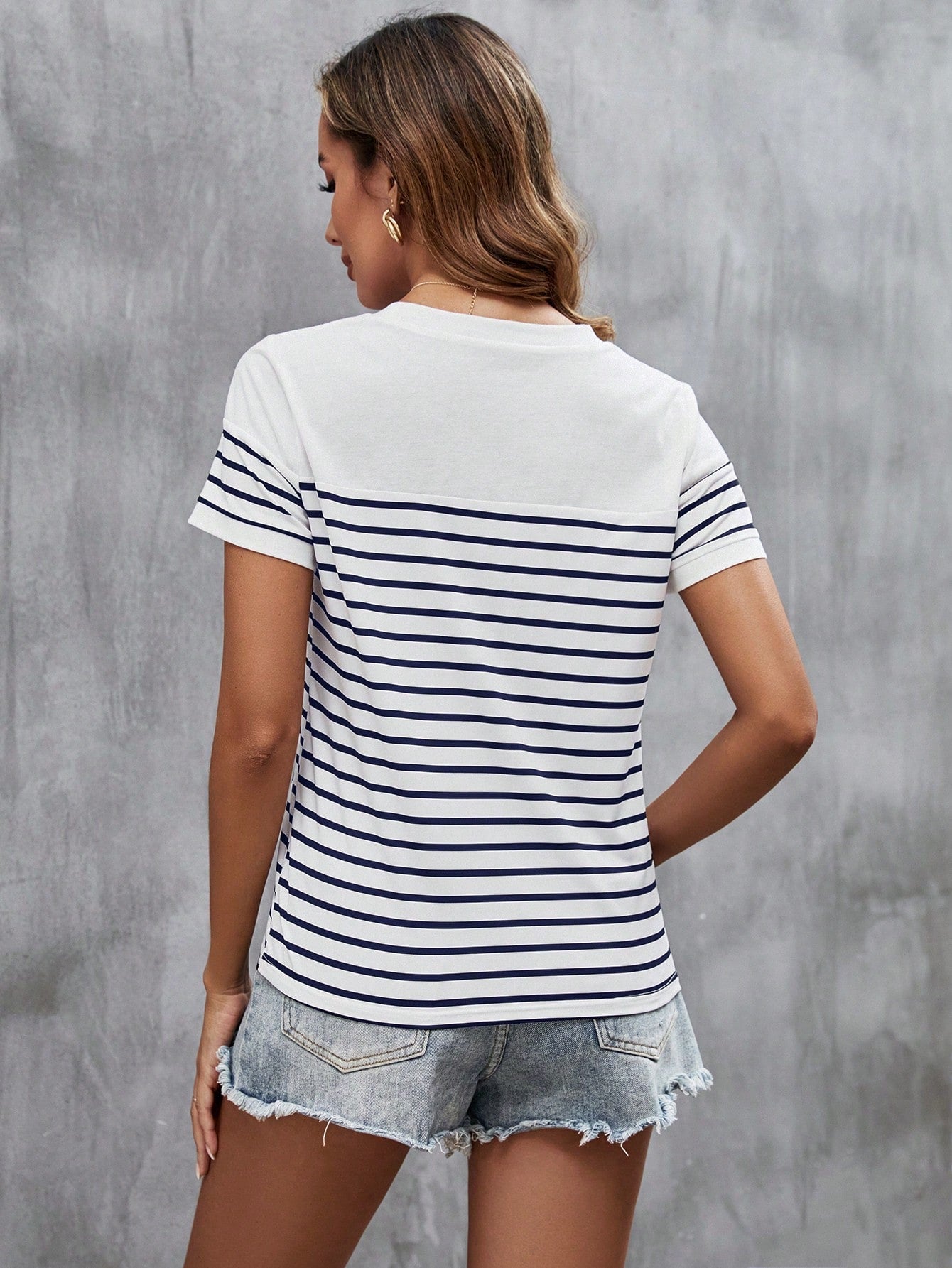 Blusa Feminina Listrada Manga Curta