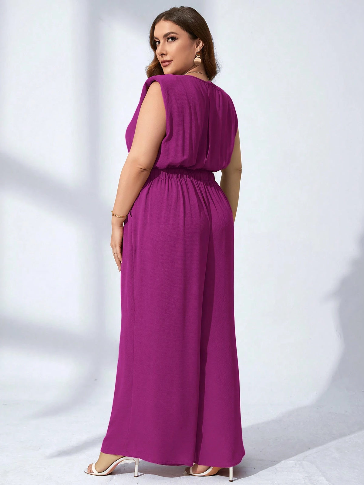 Macacão Pantalona Plus Size sem Manga