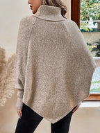Poncho Feminino de Tricô com Gola Alta