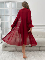 Conjunto Robe e Camisola Sensual Feminino em Tule Vermelho com Plumas