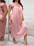 Camisola Plus Size Longa de Cetim com Manga Curta