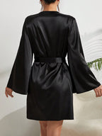 Robe Feminino Sensual em Cetim com Renda e Manga Longa