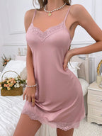 Camisola Feminina Delicada com Renda e Alças Finas