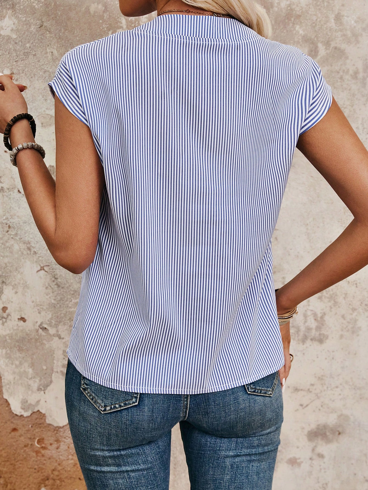 Blusa Listrada Manga Curta Feminina Decote V 