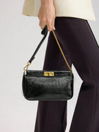 Bolsa de Ombro Feminina Pequena com Corrente