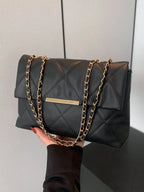 Bolsa Feminina Média Matelassê com Corrente Dourada