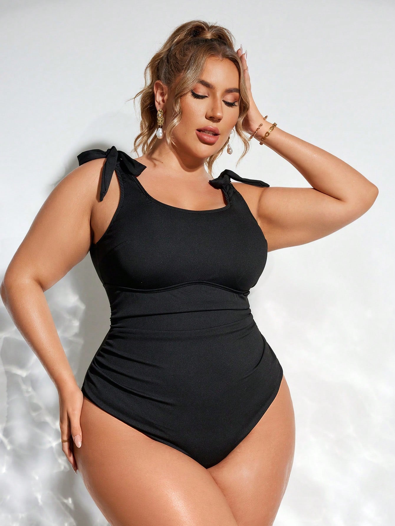 Maiô Plus Size Comportado com Laço no Ombro 