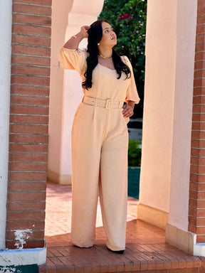 Macacão Plus Size Pantalona Com Cinto Decote Coração