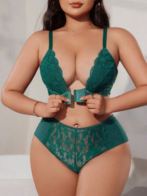 Lingerie Plus Size com Fechamento Frontal em Renda