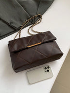 Bolsa Feminina Média Matelassê com Corrente Dourada