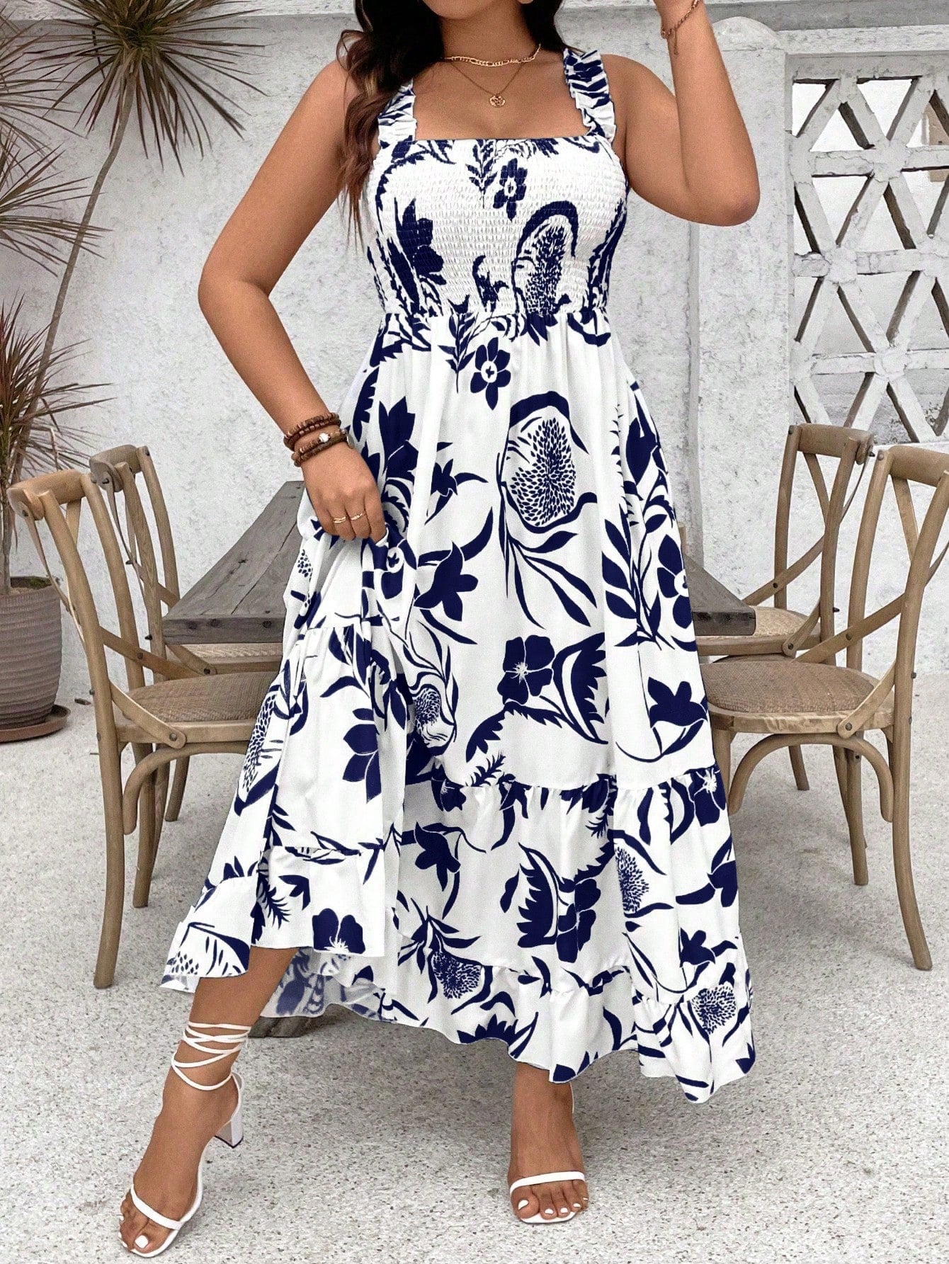Vestido Longo Plus Size Soltinho Estampado com Babado na Barra