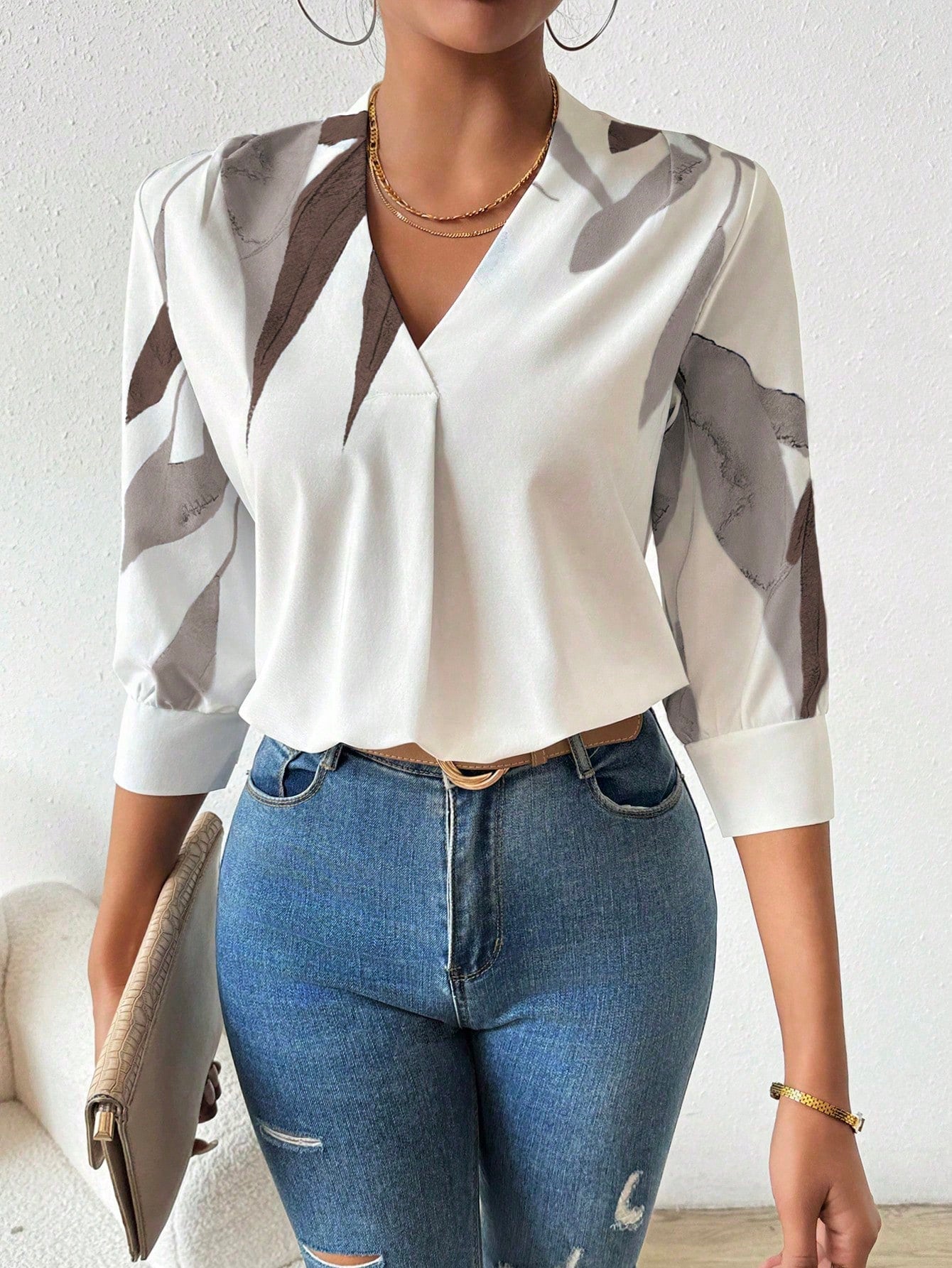 Camisa Feminina Meia Manga Estampada Decote V