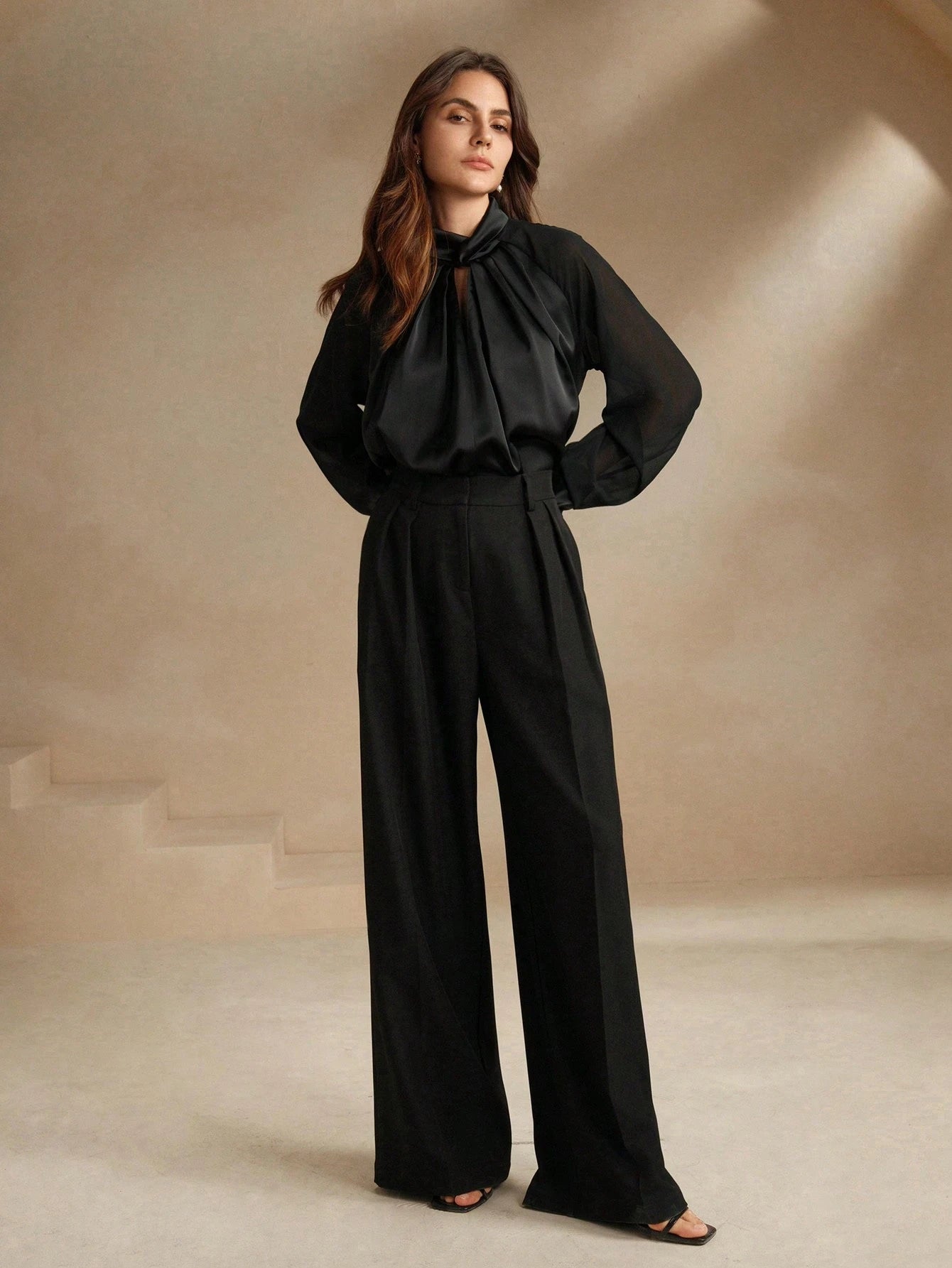 Camisa Manga Longa Elegante Feminina com Decote Tramado